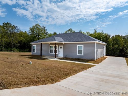 19 Skylark, Caddo, OK, 74729-4109 | Card Image