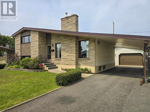 236 Poplar Ave, Home with 4 bedrooms, 2 bathrooms and null parking in Thunder Bay ON | Card Image