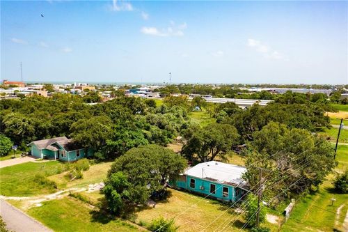 518 N Racine St, Rockport, TX, 78382-5056 | Card Image