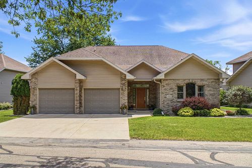 935 Brighton Drive, MENASHA, WI, 54952 | Card Image