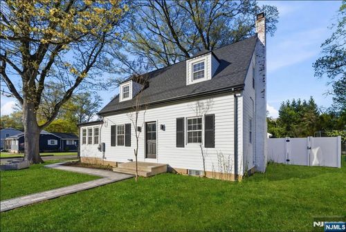 224 Godwin Avenue, Wyckoff, NJ, 07481 | Card Image