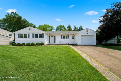 17 Knoll Ter, Hazlet, NJ, 07730-1309 | Card Image