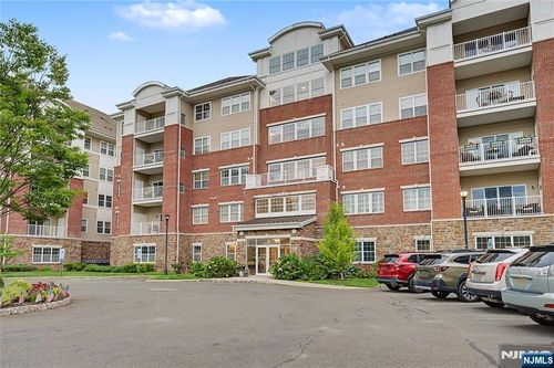 2116 Warrens Way, Wanaque, NJ, 07465-1681 | Card Image