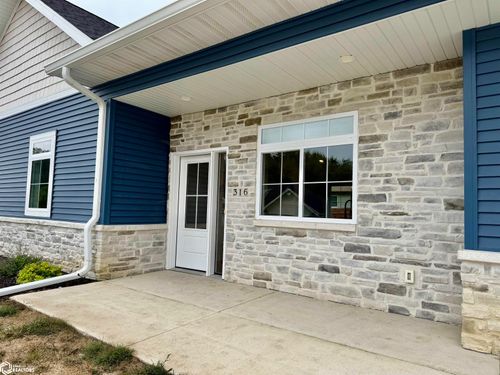 316 27th Pl S, Clear Lake, IA, 50428-2327 | Card Image