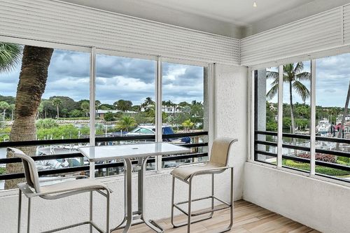 827 Oak Harbour Dr, Juno Beach, FL, 33408-2170 | Card Image