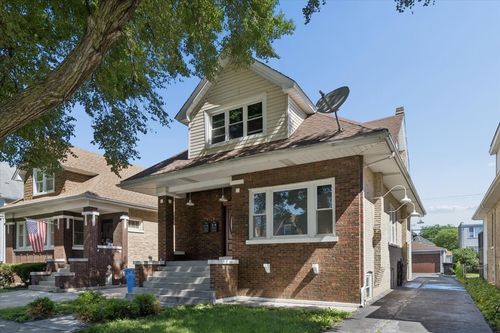 2-4928 W Eddy Street, Chicago, IL, 60641 | Card Image