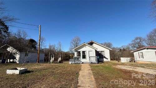 137 Bellvue St, Forest City, NC, 28043-2813 | Card Image