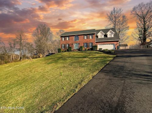 124 Lazy Ln, Gray, TN, 37615-4272 | Card Image