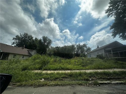 6837 E 13th St, Kansas City, MO, 64126-2237 | Card Image
