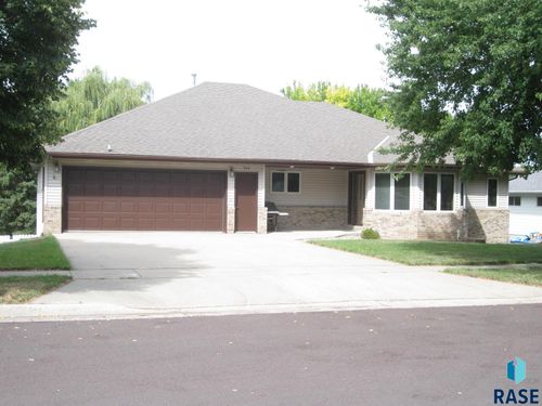 504 E 11th St Street, Dell Rapids, SD, 57022 | Card Image