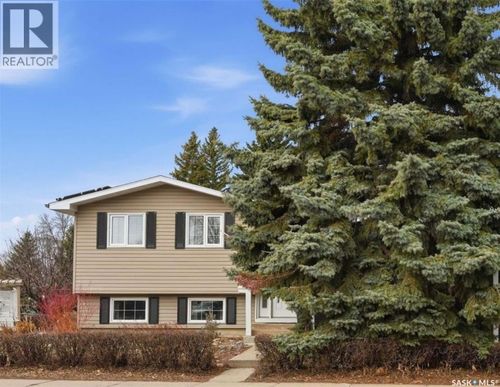 4336 Queen St, Regina, SK, S4S5V9 | Card Image