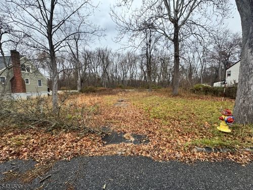 32 Lake Shore Dr, Parsippany, NJ, 07054-3928 | Card Image