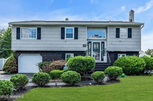 109 Twin Rivers Dr, Toms River, NJ, 08753-5446 | Card Image