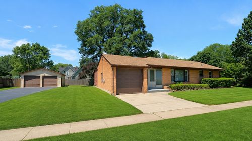 319 N Lord Ave, Carpentersville, IL, 60110-1824 | Card Image