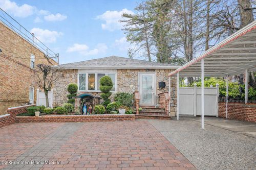 12 Hunton St, Staten Island, NY, 10304-3102 | Card Image