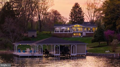 292 Bear Castle Dr, BUMPASS, VA, 23024-4924 | Card Image