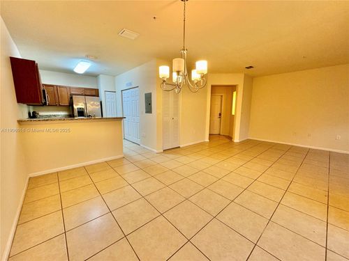 204-8650 Nw 97th Ave, Doral, FL, 33178-2577 | Card Image