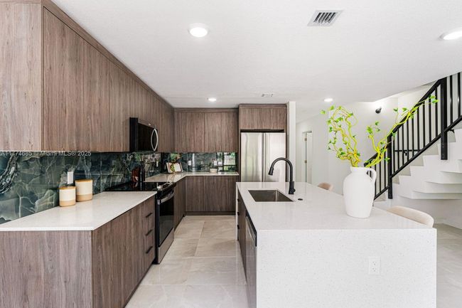 3 - 362 Nw 13 Ct, Townhouse with 4 bedrooms, 3 bathrooms and null parking in Florida City FL | Image 6