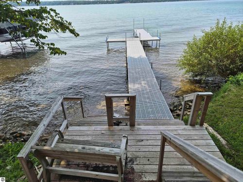 10331 Maple View Dr, Central Lake, MI, 49622-9599 | Card Image