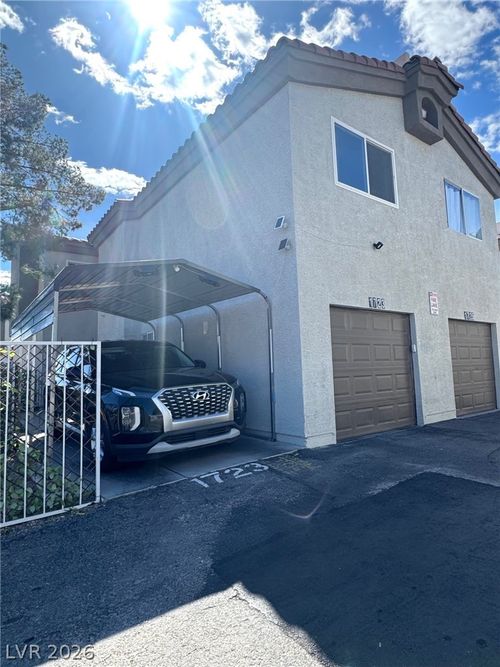 1723 N Lamont St, Las Vegas, NV, 89115-6609 | Card Image