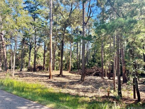 15902 Chaumont Ave, Greenwell Springs, LA, 70739-3832 | Card Image