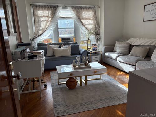 2-140 Burden Cres, Jamaica, NY, 11435-2322 | Card Image