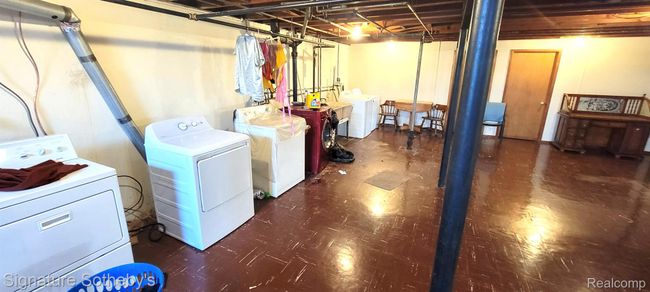 APT-221 - 20870 Wildwood Dr, Condo with 2 bedrooms, 1 bathrooms and null parking in Harper Woods MI | Image 13