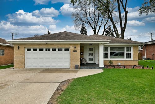 2307 Edna Ave, Park Ridge, IL, 60068-1811 | Card Image