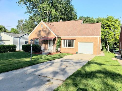 500 S Main St, Saukville, WI, 53080-2110 | Card Image