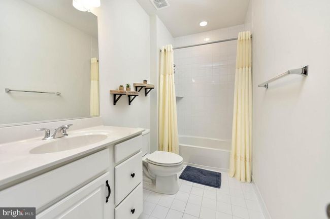 25409 Hartland Orchard Ter, Townhouse with 4 bedrooms, 4 bathrooms and null parking in CHANTILLY VA | Image 22