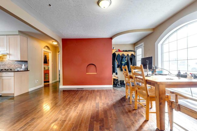 1116 37 Street Se, Home with 2 bedrooms, 1 bathrooms and 2 parking in Calgary AB | Image 3