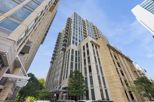 1601-720 N Larrabee St, Chicago, IL, 60654-3693 | Card Image