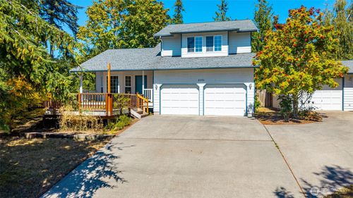 2090 SW Sw Putnam Dr, Oak Harbor, WA, 98277-5841 | Card Image