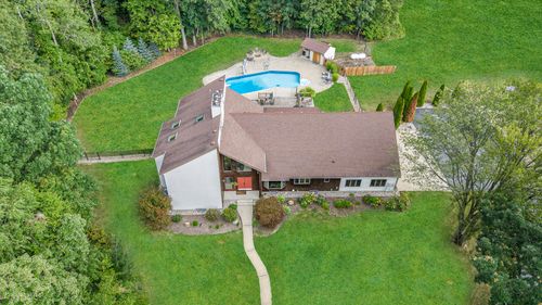 5821 W 88th St, Fremont, MI, 49412-7424 | Card Image