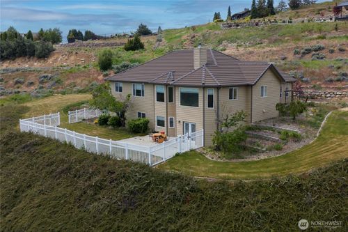 1093 Rue Jolie, Wenatchee, WA, 98801-9053 | Card Image