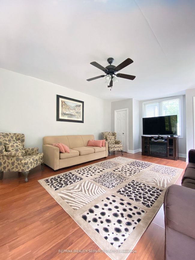 4870 Mapleview Cres, House other with 3 bedrooms, 1 bathrooms and 12 parking in Sherkston ON | Image 4