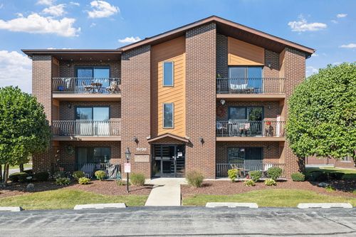 apt-d-15730 Revere Ct, Oak Forest, IL, 60452-6033 | Card Image