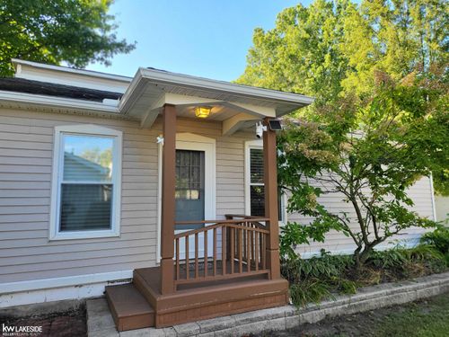 2866 Fruit St, Algonac, MI, 48001-4810 | Card Image