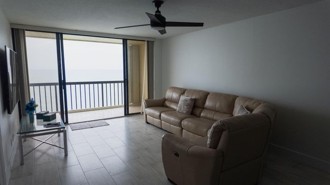 APT-1502 - 9500 Ocean Dr, Condo with 2 bedrooms, 2 bathrooms and null parking in Jensen Beach FL | Image 4