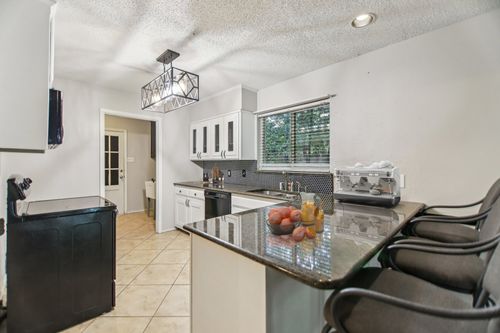 611 Buffalo Dr, Arlington, TX, 76013-2111 | Card Image