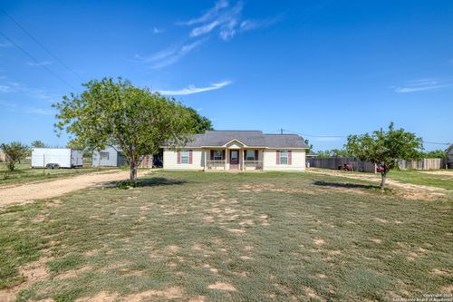 3328 State Highway 173 N, Hondo, TX, 78861-6571 | Card Image