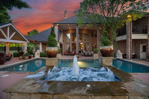725 Locust Dr, Oak Leaf, TX, 75154-3813 | Card Image