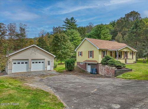 419 Mountain Spring Ave, Hawley, PA, 18428-1561 | Card Image