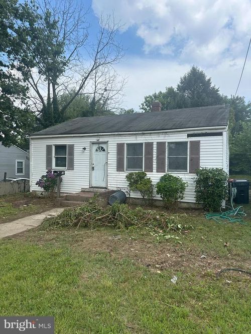 16 Hillview Ave, NEW CASTLE, DE, 19720-2241 | Card Image