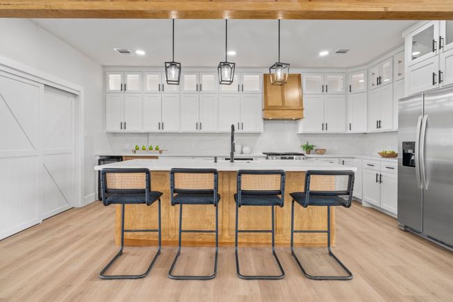 Kitchen area | Image 7