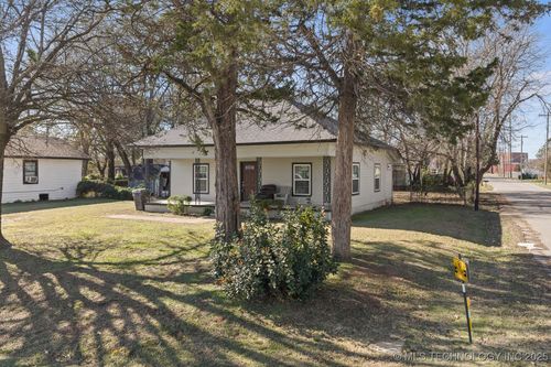 301 Carter St Se, Ardmore, OK, 73401-8235 | Card Image