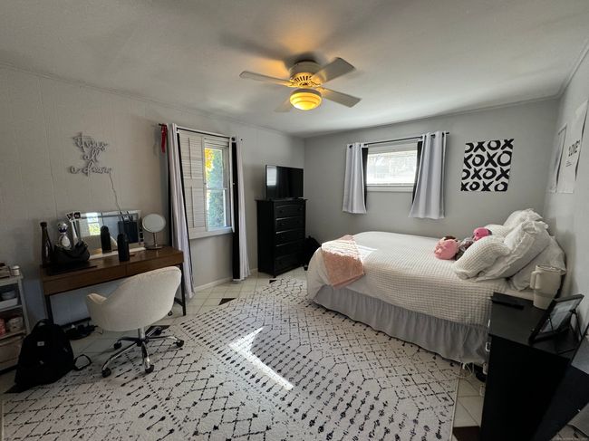 37 Tarinelli Cir, House other with 5 bedrooms, 1 bathrooms and 6 parking in Bridgeport CT | Image 9