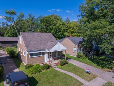 737 E Hayes Avenue, Home with 3 bedrooms, 2 bathrooms and null parking in Hazel Park MI | Image 3