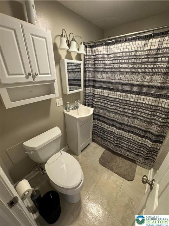 449 E Garrison St, Townhouse with 3 bedrooms, 1 bathrooms and null parking in BETHLEHEM PA | Image 20