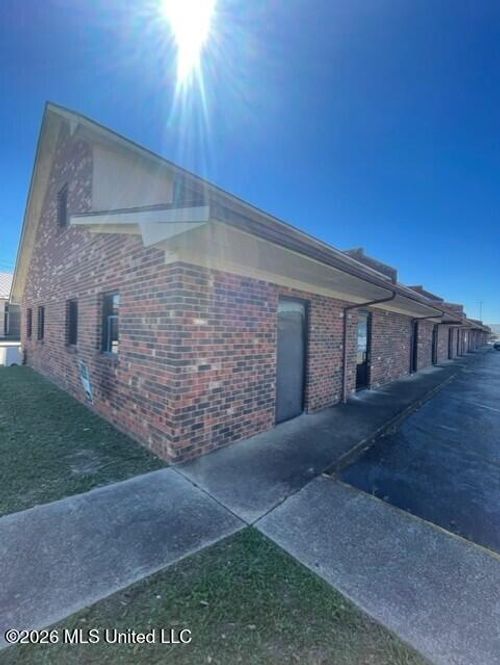b-14 Marks Rd, Ocean Springs, MS, 39564-4350 | Card Image